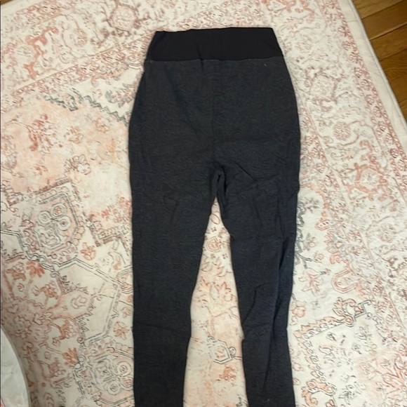 Maternity High-Waisted Black and Gray Leggings - Picture 4 of 4